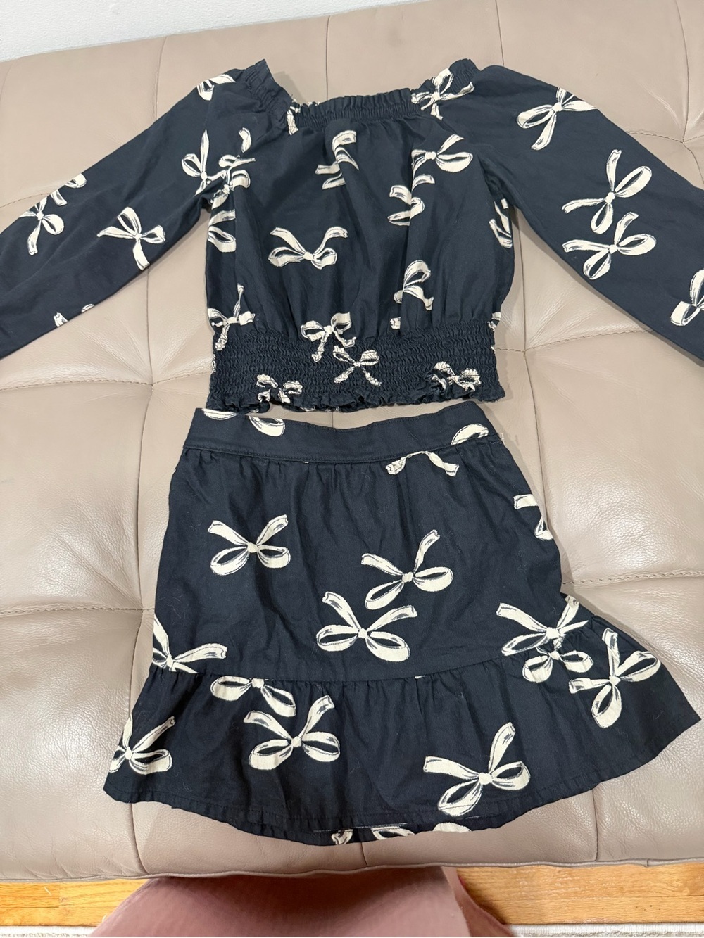 Carter’s Girls Black Bow Print 2-Piece Skirt Set Off-Shoulder Top Cotton size 4 - Picture 4 of 6